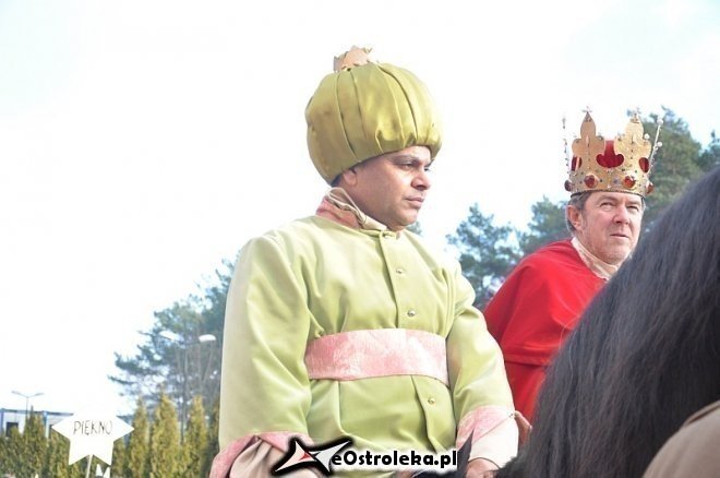 Orszak Trzech Króli ulicami Ostrołęki [06.01.2013] - zdjęcie #176 - eOstroleka.pl