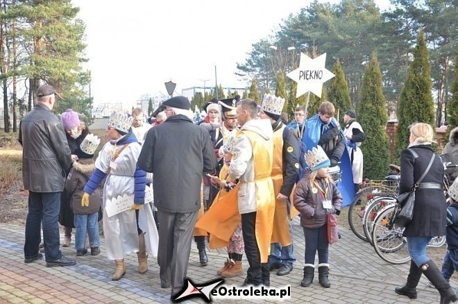 Orszak Trzech Króli ulicami Ostrołęki [06.01.2013] - zdjęcie #175 - eOstroleka.pl
