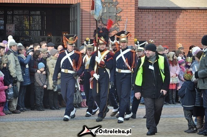 Orszak Trzech Króli ulicami Ostrołęki [06.01.2013] - zdjęcie #160 - eOstroleka.pl