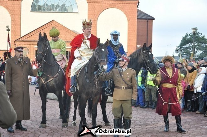 Orszak Trzech Króli ulicami Ostrołęki [06.01.2013] - zdjęcie #158 - eOstroleka.pl