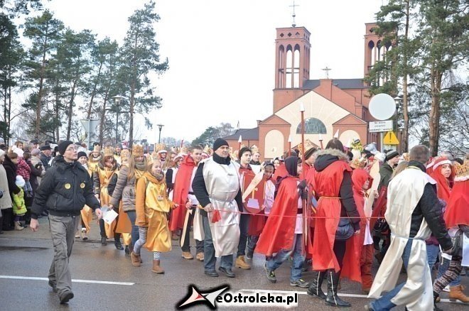 Orszak Trzech Króli ulicami Ostrołęki [06.01.2013] - zdjęcie #144 - eOstroleka.pl