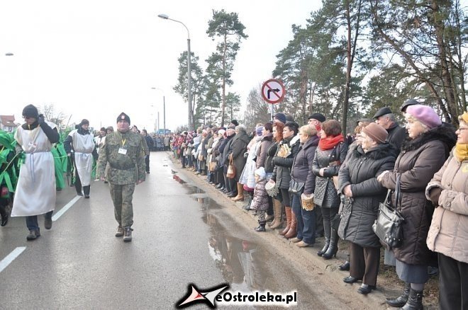 Orszak Trzech Króli ulicami Ostrołęki [06.01.2013] - zdjęcie #138 - eOstroleka.pl