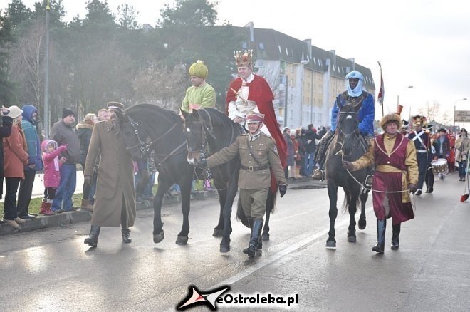Orszak Trzech Króli ulicami Ostrołęki [06.01.2013] - zdjęcie #137 - eOstroleka.pl