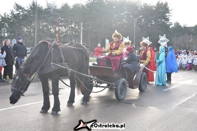 Orszak Trzech Króli ulicami Ostrołęki [06.01.2013] - zdjęcie #133 - eOstroleka.pl