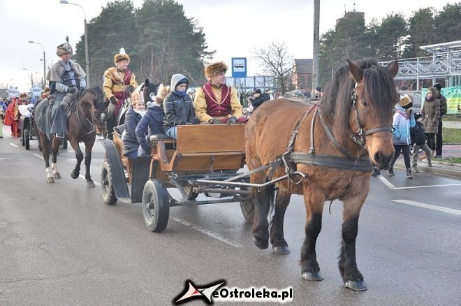 Orszak Trzech Króli ulicami Ostrołęki [06.01.2013] - zdjęcie #129 - eOstroleka.pl