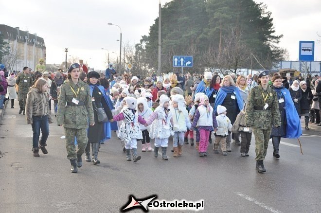 Orszak Trzech Króli ulicami Ostrołęki [06.01.2013] - zdjęcie #127 - eOstroleka.pl