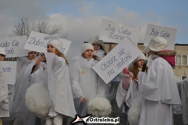 Orszak Trzech Króli ulicami Ostrołęki [06.01.2013] - zdjęcie #117 - eOstroleka.pl