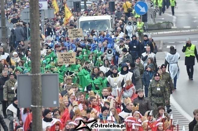 Orszak Trzech Króli ulicami Ostrołęki [06.01.2013] - zdjęcie #92 - eOstroleka.pl