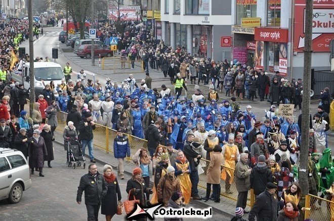 Orszak Trzech Króli ulicami Ostrołęki [06.01.2013] - zdjęcie #85 - eOstroleka.pl