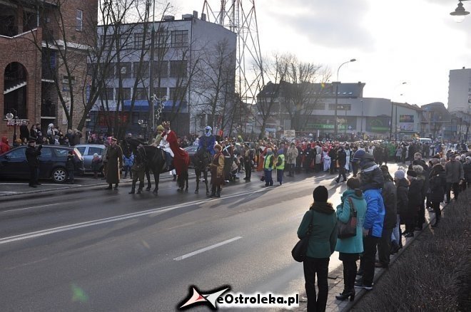 Orszak Trzech Króli ulicami Ostrołęki [06.01.2013] - zdjęcie #156 - eOstroleka.pl