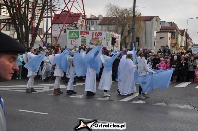 Orszak Trzech Króli ulicami Ostrołęki [06.01.2013] - zdjęcie #82 - eOstroleka.pl