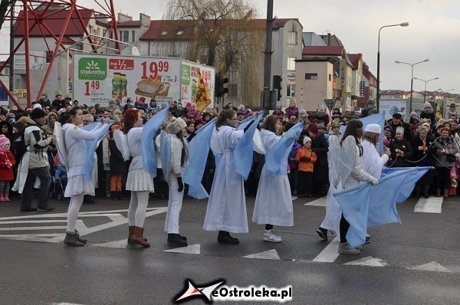 Orszak Trzech Króli ulicami Ostrołęki [06.01.2013] - zdjęcie #80 - eOstroleka.pl