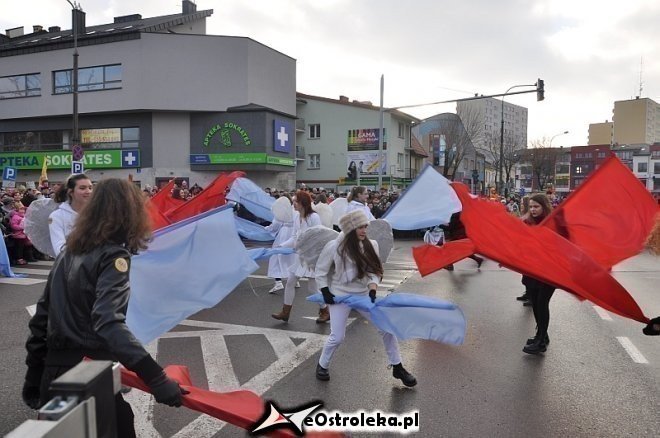 Orszak Trzech Króli ulicami Ostrołęki [06.01.2013] - zdjęcie #51 - eOstroleka.pl