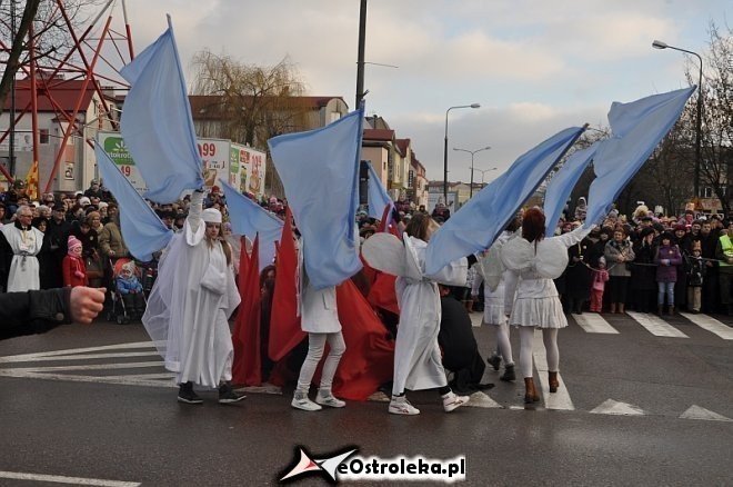 Orszak Trzech Króli ulicami Ostrołęki [06.01.2013] - zdjęcie #47 - eOstroleka.pl