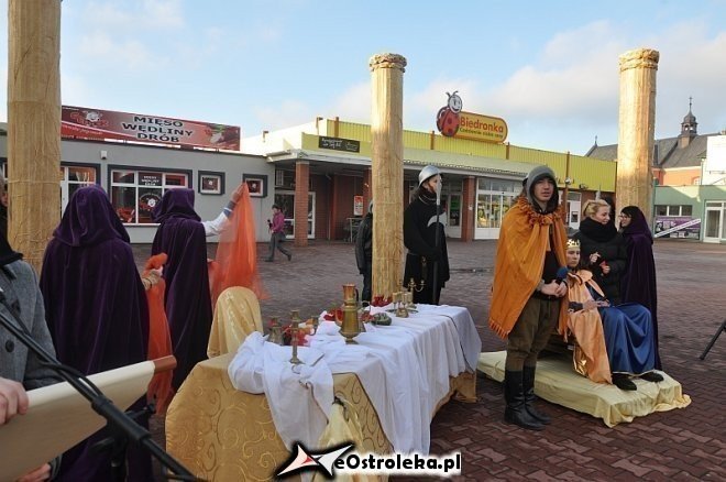 Orszak Trzech Króli ulicami Ostrołęki [06.01.2013] - zdjęcie #41 - eOstroleka.pl