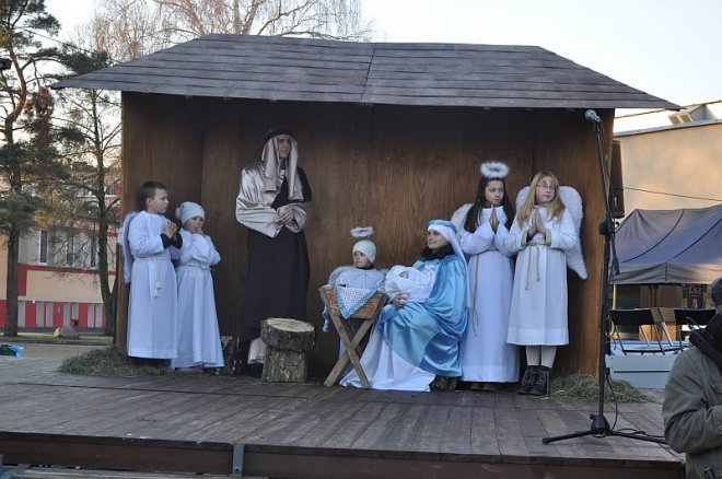 Orszak Trzech Króli ulicami Ostrołęki [06.01.2013] - zdjęcie #1 - eOstroleka.pl