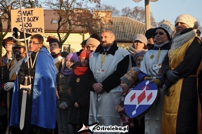Orszak Trzech Króli ulicami Ostrołęki [06.01.2013] - zdjęcie #11 - eOstroleka.pl