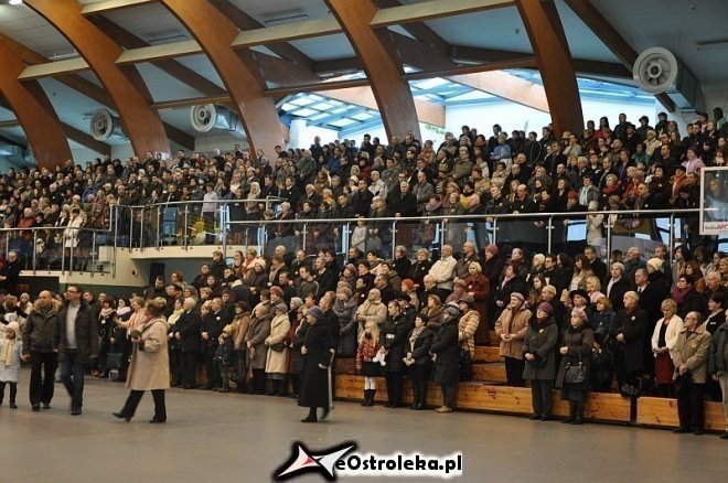 Orszak Trzech Króli ulicami Ostrołęki [06.01.2013] - zdjęcie #191 - eOstroleka.pl