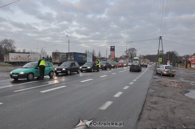 Ostrołęka: Policyjna akcja trzeźwość paraliżowała wjazd do Ostrołęki [09.01.2014] - zdjęcie #1 - eOstroleka.pl