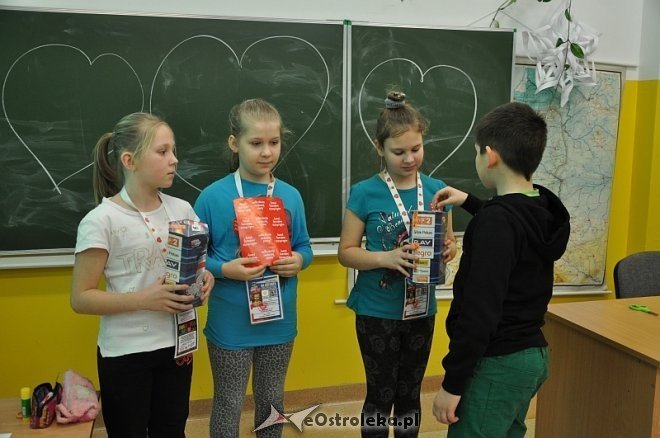 WOŚP 2014: Szkoła Podstawowa w Rzekuniu zebrała już pieniądze [10.01.2014] - zdjęcie #7 - eOstroleka.pl