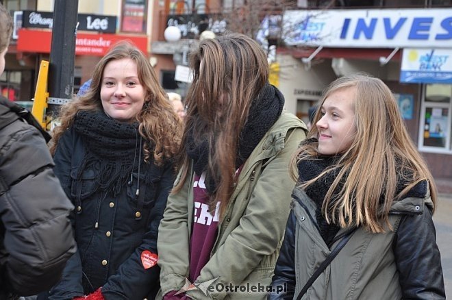 WOŚP 2014: Pierwsze wyniki zbiórki. Wolontariusze zebrali ponad 6 tysięcy złotych [12.01.2014] - zdjęcie #33 - eOstroleka.pl