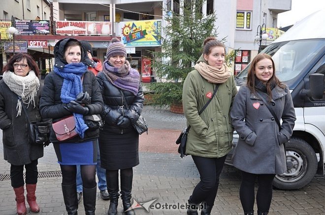WOŚP 2014: Pierwsze wyniki zbiórki. Wolontariusze zebrali ponad 6 tysięcy złotych [12.01.2014] - zdjęcie #32 - eOstroleka.pl