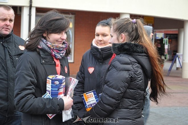 WOŚP 2014: Pierwsze wyniki zbiórki. Wolontariusze zebrali ponad 6 tysięcy złotych [12.01.2014] - zdjęcie #7 - eOstroleka.pl