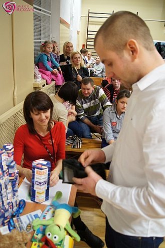 WOŚP 2014: W Różanie zebrano ponad 10.000 zł - zdjęcie #23 - eOstroleka.pl