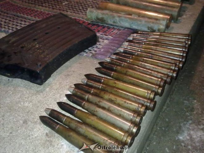 Wybuch w Czarnotrzewiu: Mężczyzna zginął podczas próby rozbrojenia granatu. Taki arsenał miał w domu [13.01.2013] - zdjęcie #6 - eOstroleka.pl