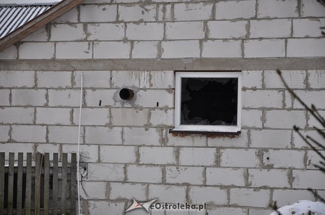 Wybuch w Czarnotrzewiu: Mężczyzna zginął podczas próby rozbrojenia granatu. Taki arsenał miał w domu [13.01.2013] - zdjęcie #9 - eOstroleka.pl