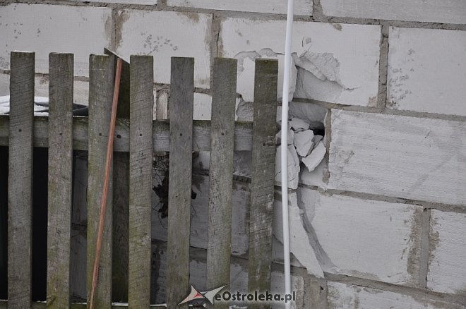 Wybuch w Czarnotrzewiu: Mężczyzna zginął podczas próby rozbrojenia granatu. Taki arsenał miał w domu [13.01.2013] - zdjęcie #14 - eOstroleka.pl