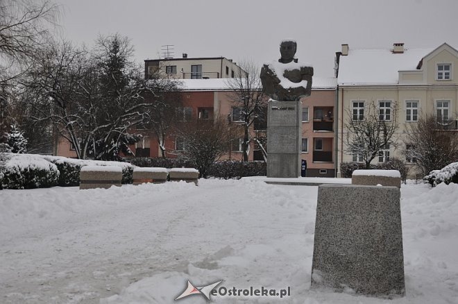 Zabytkowa armata zniknęła z placu Bema [ZDJĘCIA] - zdjęcie #6 - eOstroleka.pl