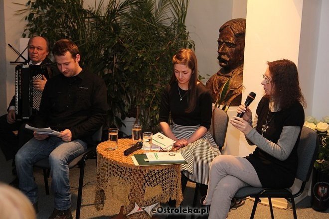 Wieczór w Arce: Spotkanie z Aleksandrą Elżbietą Gawrońską [16.01.2014] - zdjęcie #15 - eOstroleka.pl