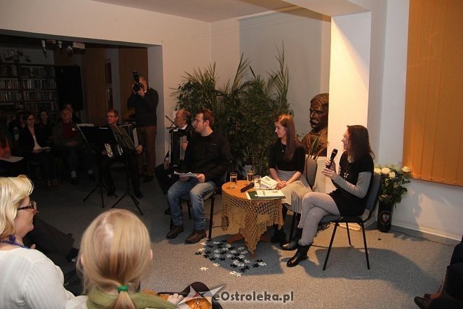 Wieczór w Arce: Spotkanie z Aleksandrą Elżbietą Gawrońską [16.01.2014] - zdjęcie #16 - eOstroleka.pl