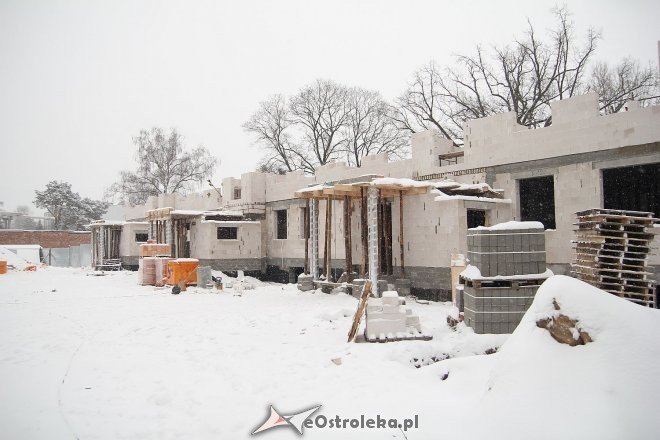 Blok socjalny przy Braterstwa Broni rośnie w oczach [17.01.2014] - zdjęcie #9 - eOstroleka.pl