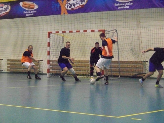 Nocna Liga Futsalu - 6. kolejka (18.01.2014) - zdjęcie #43 - eOstroleka.pl