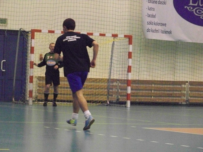 Nocna Liga Futsalu - 6. kolejka (18.01.2014) - zdjęcie #13 - eOstroleka.pl