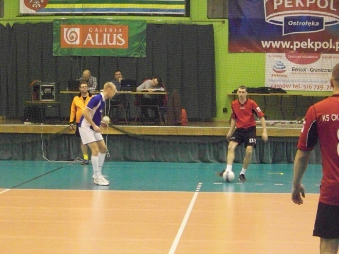 Nocna Liga Futsalu - 6. kolejka (18.01.2014) - zdjęcie #30 - eOstroleka.pl