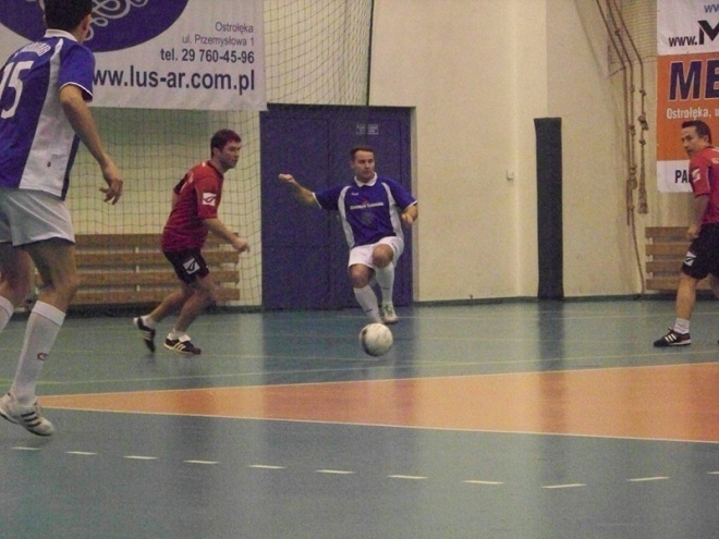 Nocna Liga Futsalu - 6. kolejka (18.01.2014) - zdjęcie #22 - eOstroleka.pl