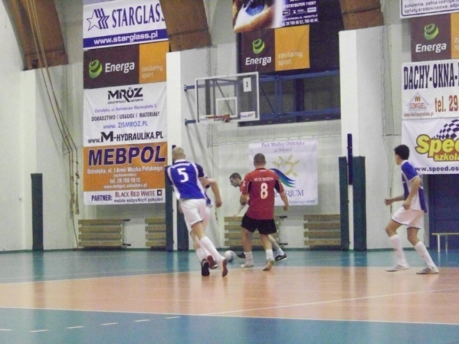 Nocna Liga Futsalu - 6. kolejka (18.01.2014) - zdjęcie #32 - eOstroleka.pl