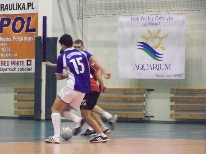 Nocna Liga Futsalu - 6. kolejka (18.01.2014) - zdjęcie #14 - eOstroleka.pl