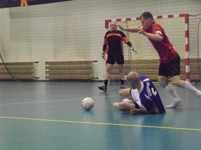 Nocna Liga Futsalu - 6. kolejka (18.01.2014) - zdjęcie #27 - eOstroleka.pl