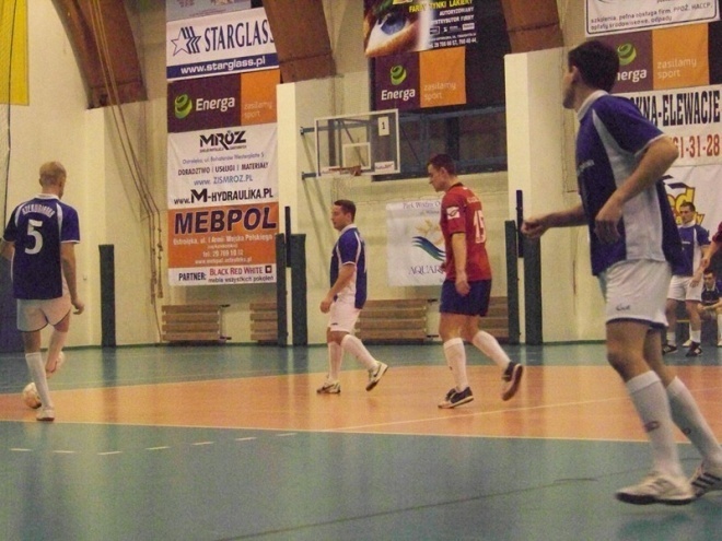 Nocna Liga Futsalu - 6. kolejka (18.01.2014) - zdjęcie #21 - eOstroleka.pl