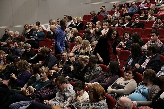 Nastroje we Dwoje: Spektakl Sedno nie jest jedno czyli Stowarzyszenie Osób Mówiących Nie Na Temat” [18.01.2014] - zdjęcie #6 - eOstroleka.pl