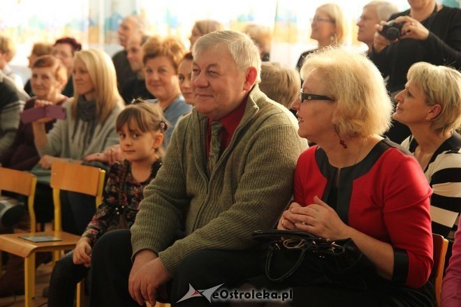 Dzień Babci i Dziadka w Przedszkolu Miejskim nr 8 [21.01.2014] - zdjęcie #9 - eOstroleka.pl
