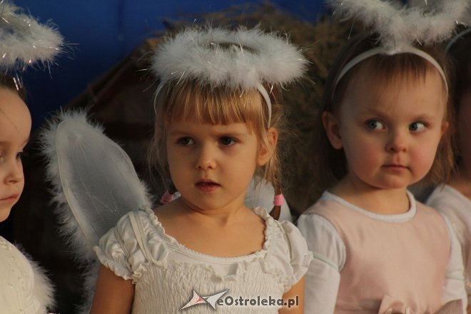 Dzień Babci i Dziadka w Przedszkolu Miejskim nr 8 [21.01.2014] - zdjęcie #5 - eOstroleka.pl