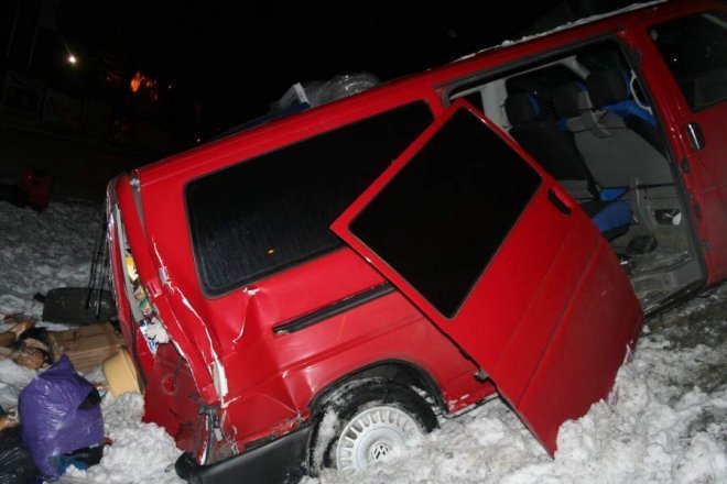 Groźna kolizja na ulicy Warszawskiej [22.010,2014] - zdjęcie #6 - eOstroleka.pl