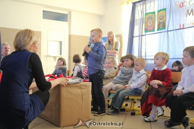 Przedszkolaki z Rzekunia uczcili Dzień Babci i Dziadka [22.01.2014] - zdjęcie #23 - eOstroleka.pl
