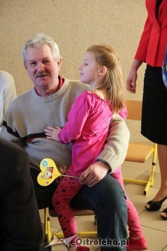 Przedszkolaki z Rzekunia uczcili Dzień Babci i Dziadka [22.01.2014] - zdjęcie #4 - eOstroleka.pl