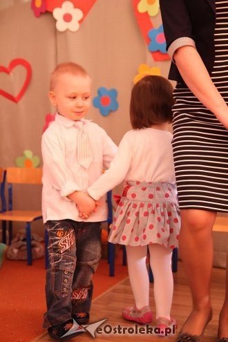Słoneczka z miejskiej „siódemki” uczciły Dzień Babci i Dziadka [ZDJĘCIA] - zdjęcie #6 - eOstroleka.pl